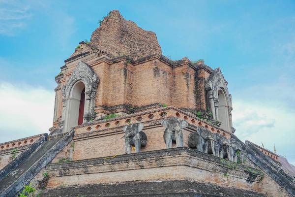 柴迪龙寺 Wat Chedi Luang